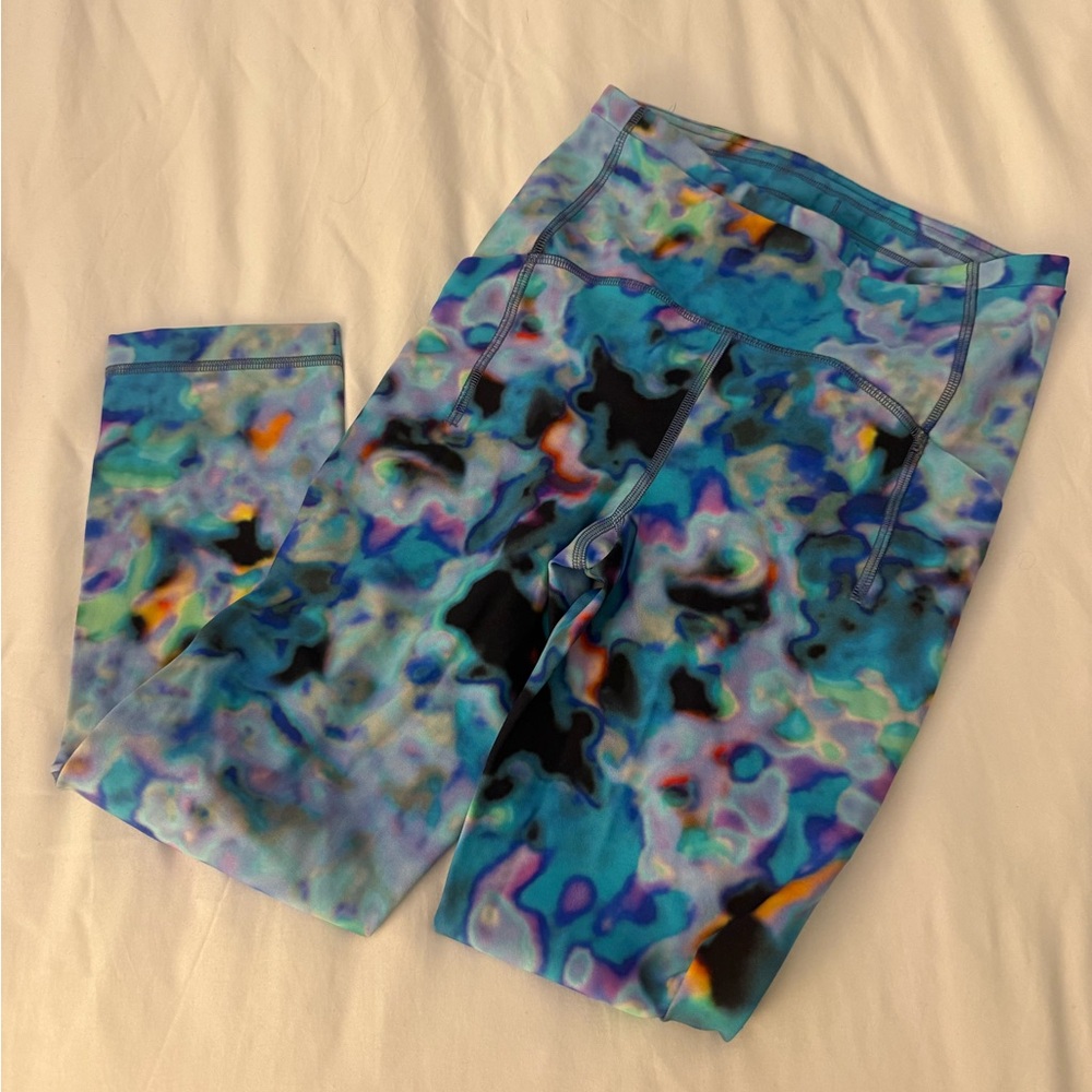 Lululemon fun reflective invigorate leggings capris!